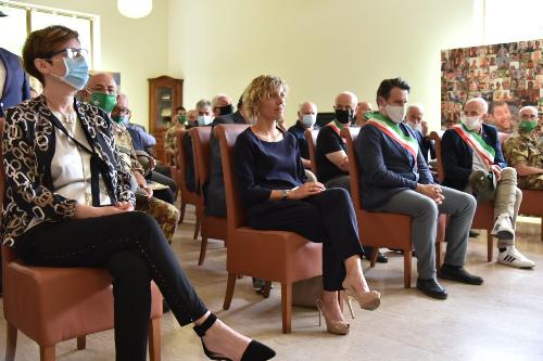 L'assessore regionale Barbara Zilli a Venzone al saluto dell'8o Reggimento Alpini, comandato dal colonnello Franco Del Favero, in partenza per l'Afghanistan